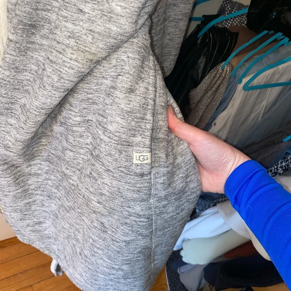 Reversible Ugg Robe - Picture 4 of 5